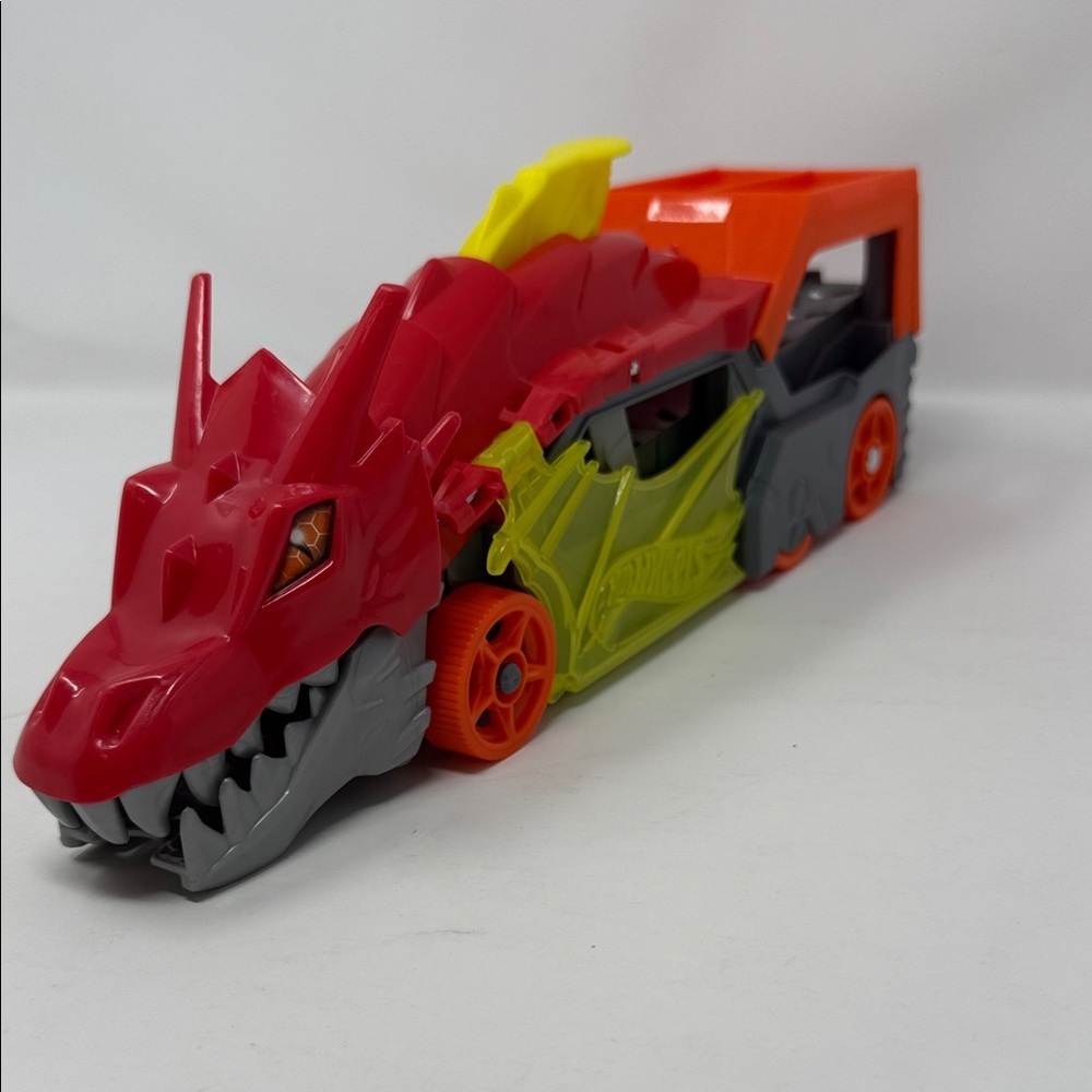 Mattel 13”Hot Wheels Dragon Launch Car Transporter Kids Toy 2020 Vehicle